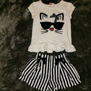 Girl's Adorable Cat shirt/shorts set Size 6